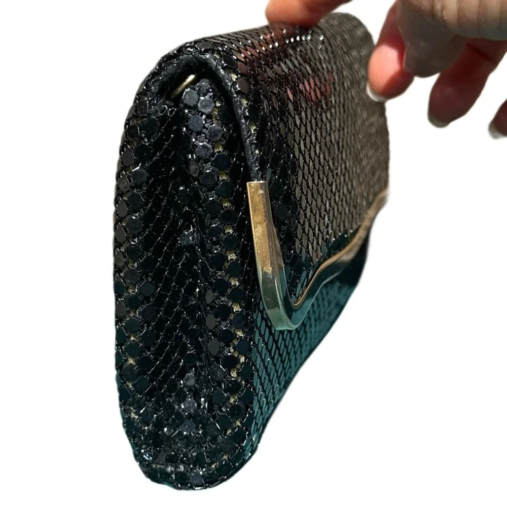 80’s LA REGAL LTD metal mesh clutch shoulder bag Elegant Black & gold trim